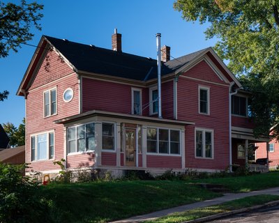 115 Linden Street East