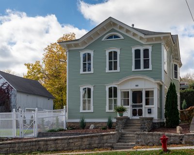 William & Elizabeth Lowell House, 424 3rd Street North